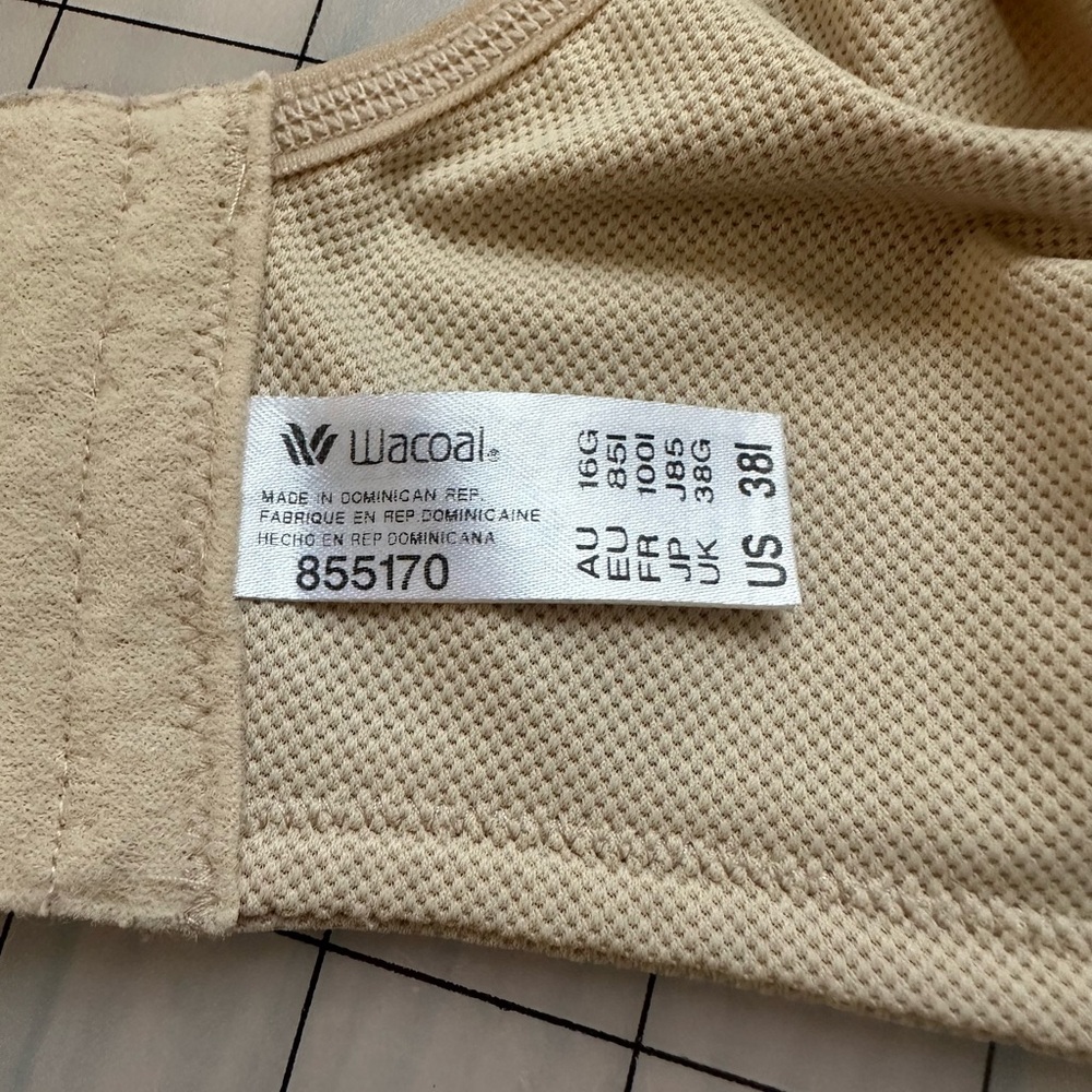 Wacoal Nude Sports Bra 38I